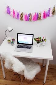 Metall feder skulptur gold gebürstet modern. Diy Party Girlande Aus Seidenpapier Selber Machen Schreibtisch Makeover Madmoisell Diy Blog Uber Deko Mode Und Wohnen