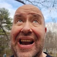 Entiendo tus inseguridades sobre tu peso y todo Sin embargo, estoy seguro  de que sabes que mucha gente te encuentra increíblemente hermosa y moriría  sólo por ser capaz de oler un pedo