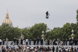 Maybe you would like to learn more about one of these? Franky Zapata Sur Rtl En Aucun Cas Le Flyboard Air A Ete Finance Par L Armee