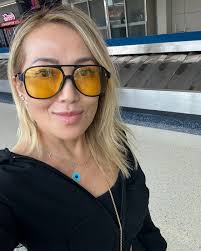 Back in Dallas! Bare faced thanks to 5:30am wake up for early flight and  couldn't find my tints 😆 . Excited to see family, friends and my sweet 🐈  — The son