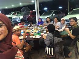Close to the heart of the city, new gaya's city centre restaurant provides a spacious banquet dining atmosphere with 3 additional private rooms, and affordable prices measuring up to the quality of the food and services. Gaya Utama New Gaya Seafood Restaurant Malam Takbir 2018 Steemit