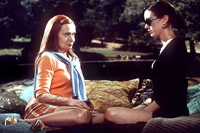 A crass act / Gross-out teen flick imagines it's a parody