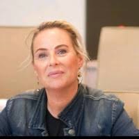 200+ "Caroline Norman" profiles