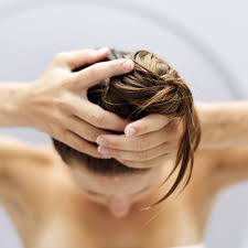 Beurre De Karite Les Bienfaits Des Soins Au Beurre De Karite Cheveux Gras Masque Cheveux Maison Traitement Maison Pour Cheveux