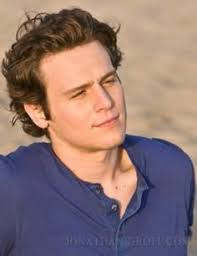 Jonathan Groff