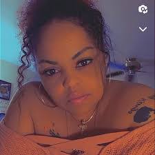 Tia Warner's Instagram, Twitter & Facebook