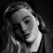 Lisa Turnbaugh's Instagram, Twitter & Facebook