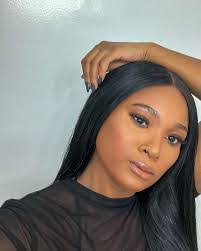 Randi Starr's Instagram, Twitter & Facebook