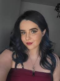 Carol Crafton's Instagram, Twitter & Facebook