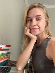 Hi girls, I'm Maya! I'm 25 years old and looking to move to Austin at the  end of March or in April . I'm hoping to find either a room in a