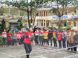 Hi am new to badminton , we were playing doubles and we had a situation where me and my partner hit the shuttle back at the same time and my racket and my. What Does Badminton Mean To Hang Vietnam