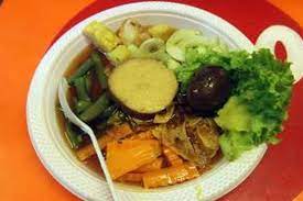Makanan ini diadaptasi dari biefstuk, steak daging ala belanda.penggunaan aneka jenis sayuran sebagai pendamping lantas membuat makanan ini jadi bernama selat alias salad. Selat Segar Sampai Sate Buntel Melepas Rindu Pada Kuliner Solo