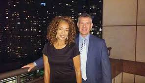 It means that it does not matter whether the single person is 30 years old or 20 years older, he or she will be able to use the dating website or dating mobile application. 15 Dating Apps For The Over 50 Crowd