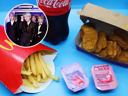 Add a little kick to your meal, whether you want sweet and sour with just a touch of heat from the sweet chili sauce or hot mustard with chili and peppers in the cajun. Bts Mcdonald S Meal People Reselling Bags Sauces Boxes Cups