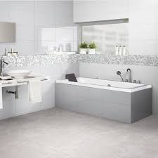Carrelage Mural Faience Les Exclusifs Cristal Blanco Lustre 30x60 Cm Les Exclusifs Decorati Salle De Bain Design Design De Salle De Bain Murs Salle De Bain