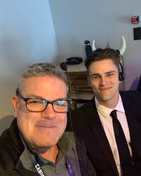 HERE WE GO!!! Home opener @rogersarena for @canucks as they face  @edmontonoilers 👍🏒🥅 So happy to be back in the #paannouncer chair again  this season and working with our amazingly talented Game