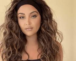 HOW LONG DO CLIP IN HAIR EXTENSIONS LAST AND CAN I WEAR THEM TO BED?"