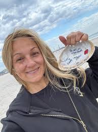 Tiffanie Mason's Instagram, Twitter & Facebook