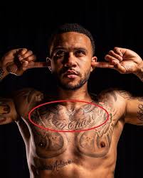 The dutch winger had to be silent for 24 hours for a lion's head tattoo to be created on his back. Memphis Depay S 47 Tattoos Their Meanings Body Art Guru