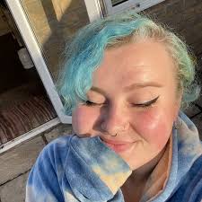 My experience with snag has also been rubbish although everyone says  they're great! Laddering and tearing after a wear or two. M&S seem to be  the only ones which are soft and