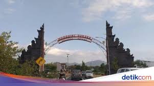 Tempat wisata terkenal yang ada di wonogiri saat ini adalah bendungan serbaguna waduk gajah mungkur. Mengulik Indahnya Kabupaten Wonogiri