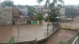 Banjir bandang dibedakan dari banjir oleh durasi berlangsungnya yang lekas serta kebanyakan minim dari enam jam. Duka Jelang Tahun Baru 2020 Sejumlah Wilayah Di Bandung Barat Diterjang Banjir Besar Tribunnews Com Mobile