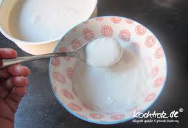 Veganer Joghurt Aus Kokosmilch Und Mandelmilch Alternative Zu Sojajoghurt Kochtrotz Joghurt Kochtrotz Kreative Rezepte Rezept Veganer Joghurt Joghurt Mandelmilch