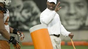 Bohls: Strong has athletes all over his practice field