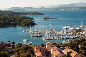Location De Bateau A Hyeres Idees D Itineraires En Catamaran Ou Voilier
