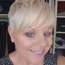 Penneys ( Primark )3 in 1 eyebrow pencil,a great budget beauty buy at 3.00  euro. Available in 3 shades light,medium and dark. Eyebrow brush at one end  ,angled twist up pencil at