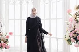Tampil Up To Date Dengan 10 Model Gamis Kekinian Untuk Para Muslimah Di Tahun 2020