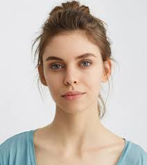 Explore the most flattering hairstyles, from short to long, and accent your best features. 5 Perfect Eyebrow Shapes For Heart Shaped Face Susofashion