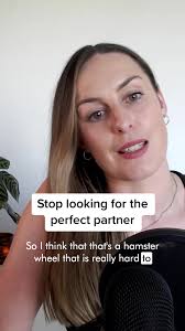 Don’t let a “grass is greener” mentality ruin your perfectly imperfect  relationship ♥️ #anxiousattachment #attachmenttheory #anxiousavoidanttrap  #relationshipadvice