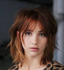 100 immagini e idee per il 2022 dai pixie cut cortissimi ai bob più femminili, ai tagli lunghi romantici e chic, ecco i più bei tagli capelli over 50 e over 60 che ringiovaniscono! I Tagli Di Capelli Che Ringiovaniscono 5 Cambi Look John Posocco Salon