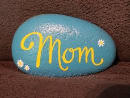 Mom Mothers Day Painted Rock 52rocks Paintedrocks Kindnessrocks Mothersday Mothers Day Drawings Rock Painting Patterns Rock Painting Ideas Easy