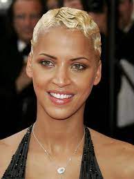 Epingle Par Tracy Harris Sur Miss Universe Idees De Coiffures Coupe De Cheveux Courte Coupe Courte