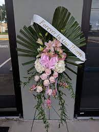 Edgewood flowers offers fresh flower delivery orlando. A Butterfly In Our Hearts Spray In Orlando Fl Edgewood Flowers