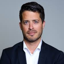 Shelly Poisson's Instagram, Twitter & Facebook