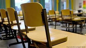 In deutschland waren nach aktuellen zahlen der kultusministerkonferenz (kmk) in der vergangenen woche rund 2.300 schulen geschlossen. Coronavirus Latest German Schools To Reopen Larger Events Must Wait News Dw 17 06 2020