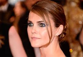 Kaley Cuoco teria convidado novo namorado para morar com ela