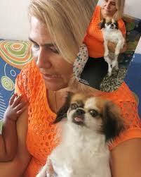 Zhacha muy feliz con su mamá humana.