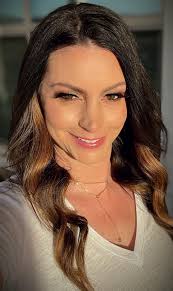 My eyes are boring. Dark green I think.