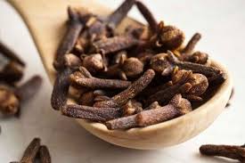12 Habitudes Nocturnes Qui Vous Font Prendre Du Poids Ameliore Ta Sante Clou De Girofle Alimentation Prendre Du Poids
