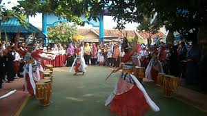 Maybe you would like to learn more about one of these? Tari Penyambutan Tari Adat Sunda Untuk Menyambut Tamu Agung Youtube