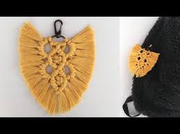 Makrome duvar süsü yapımı videomuz kolay makrome projelerindendir. Makrome Tuy Yaprak Anahtarlik Yapimi Diy Macrame Leaf Feather Keychain Youtube In 2021 Feather Keychain Macrame Diy Diy Keychain