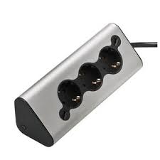 Sigortaları kapatınız ve tesisat üzerinde çalıştığınızı belirten bir yazısı sigorta tablosu üzerine. Ambient Coklu Priz 3200000475