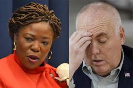 Fed-up Flynn wants his photo taken down, Boston City Council prez says not 