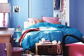 Das angesagte indigoblau wirkt für einen dunklen farbton sehr zurückhaltend. Schlafzimmer Ein Traum In Rosa Und Blau Bild 4 Living At Home