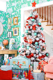 Check spelling or type a new query. Decoracion Del Arbol De Navidad En Tonos Mint Y Rojo Balamoda