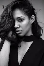 Diarisel Vargas's Instagram, Twitter & Facebook